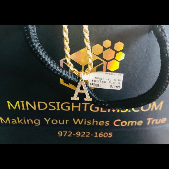 10k solid gold REAL DIAMOND Initial pendant SALE! - Picture 8 of 8